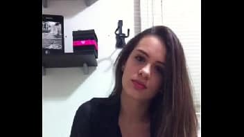 Buceta novinhas patricinha caiu na net se mostrando e masturbando a xota