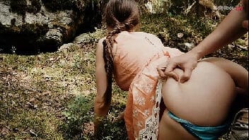 Sexo net novinha inocente dando na floresta