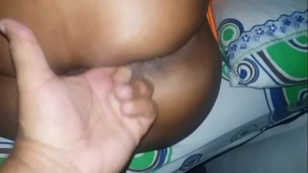 Esposa Negra Gemendo de Prazer em Foda Anal Amadora